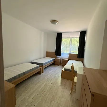 Kisgyón Bakancslak Vendégház *